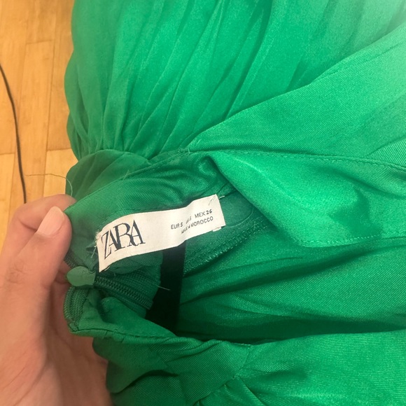 Zara Elegant Green Women's Dress - Picture 6 of 7